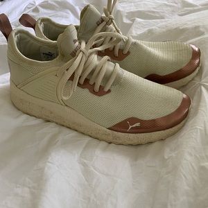 Puma Sneakers